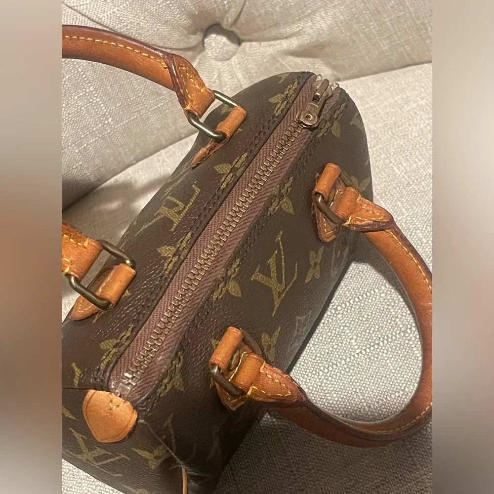 Authentic Vintage Louis Vuitton speedy mini hl monogram canvas bag